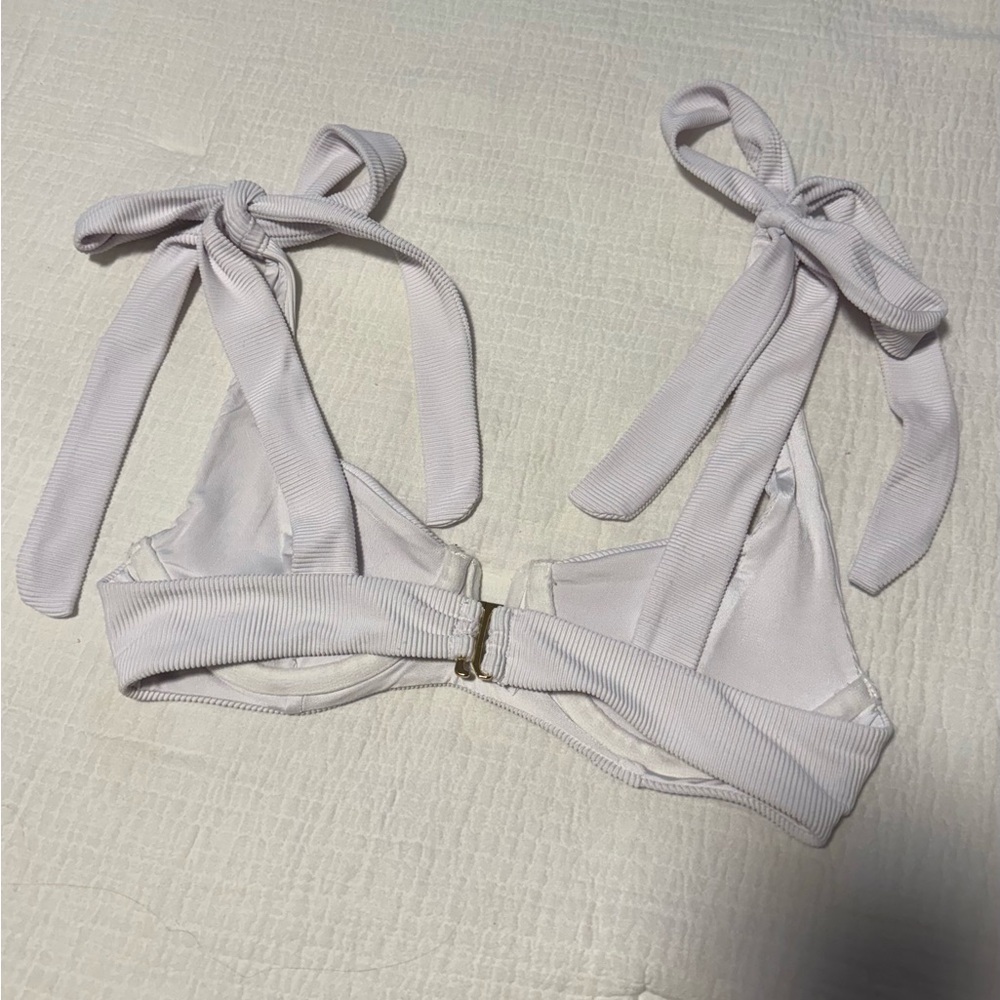 Beach riot Blaire swimsuit top with tie bows - Picture 5 of 5